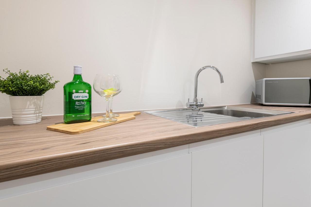 Stylish 2 Bed Apartment Close To City Bradford  Kültér fotó