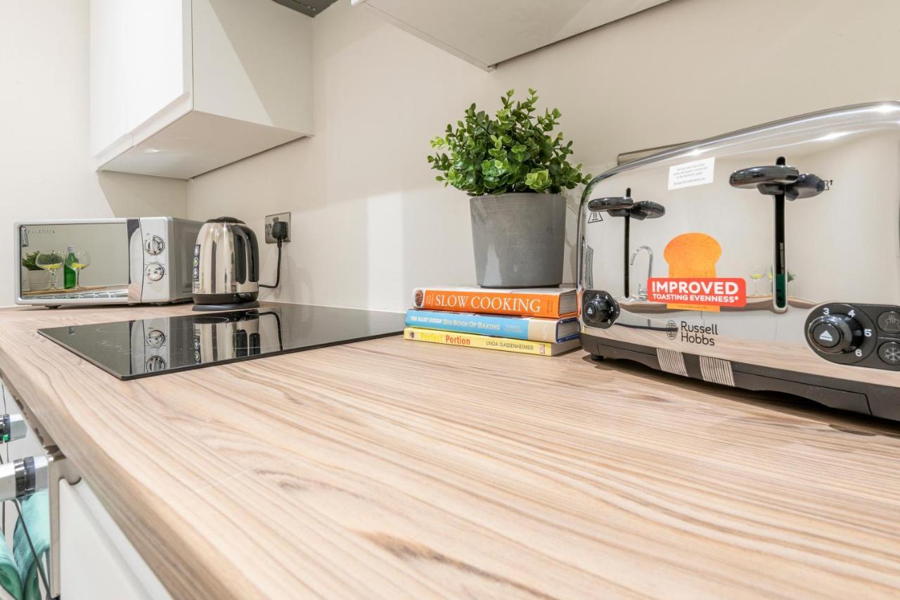 Stylish 2 Bed Apartment Close To City Bradford  Kültér fotó